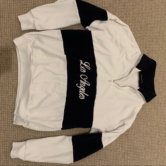 Brandy Melville crew neck zip up! Comfy & cute:) - Picture 1 of 3